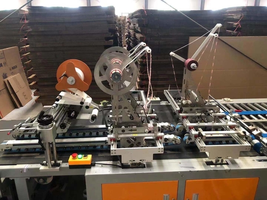 μηχανή Gluer φακέλλων κιβωτίων εγγράφου 250mm×250mm για το ζαρωμένο κιβώτιο