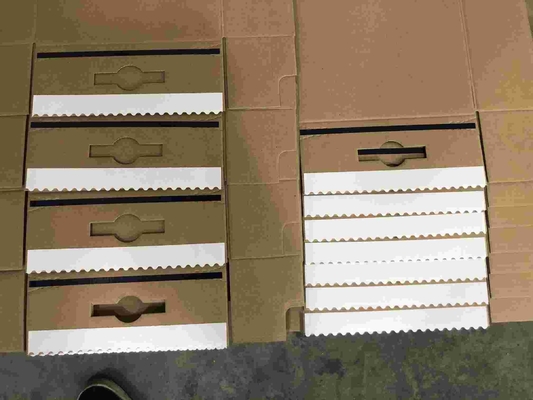 60m/min ημι αυτόματο κιβώτιο εγγράφου Gluer 18KW 1310MM φακέλλων που κολλά τη μηχανή