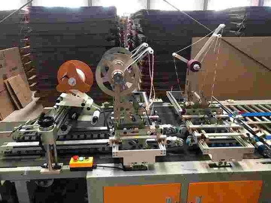 60m/min ημι αυτόματο κιβώτιο εγγράφου Gluer 18KW 1310MM φακέλλων που κολλά τη μηχανή